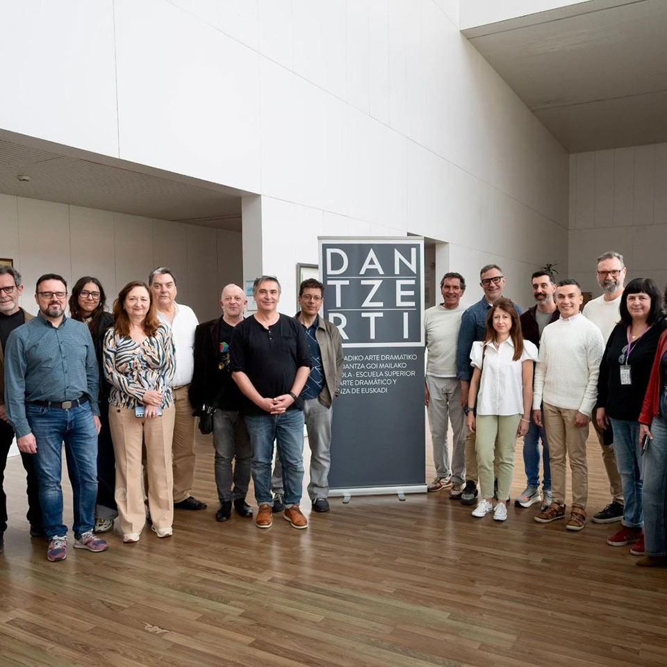 foto de grupo del iii encuentro de ESAD's en Bilbao